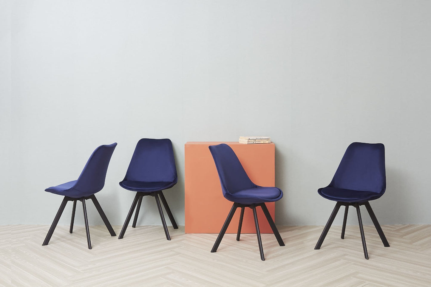 Evelyn Black Dining Table with 4 Navy Velvet Tulip Chairs