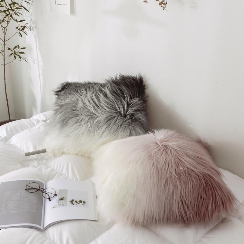 M32 Set Of Two Cushions, Pink And Black | Weilai Concept