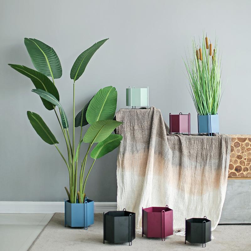 MI48 A Set Of Four Indoor Plant Stands | Weilai Concept